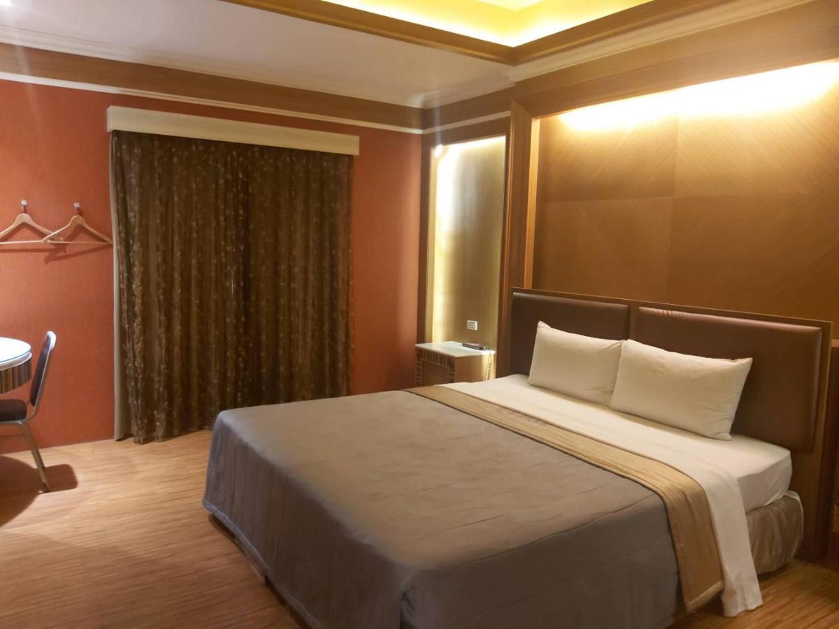Chateau Motel Kaohsiung Exterior photo