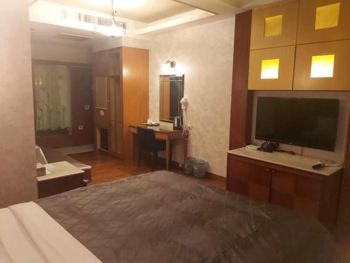 Chateau Motel Kaohsiung Exterior photo