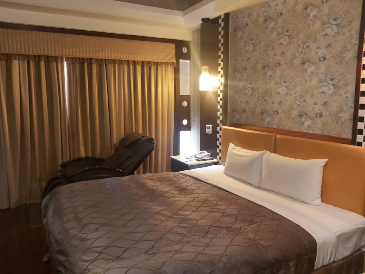 Chateau Motel Kaohsiung Exterior photo